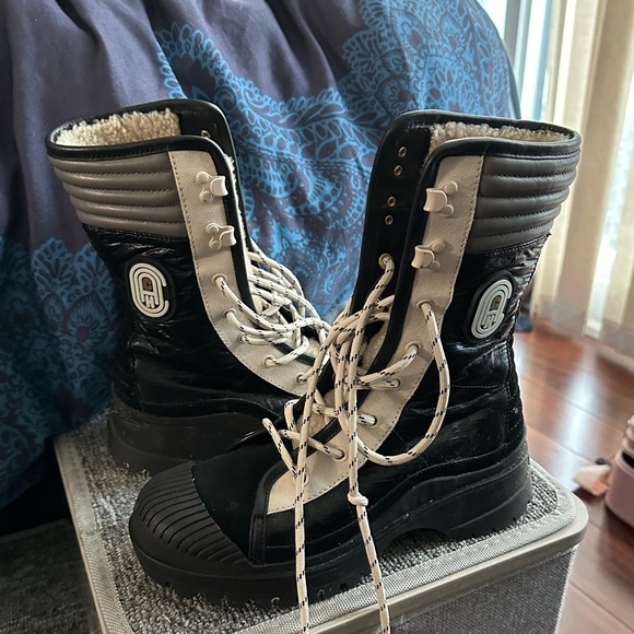 Coach Sydney booty Met NY - Picture 4 of 4